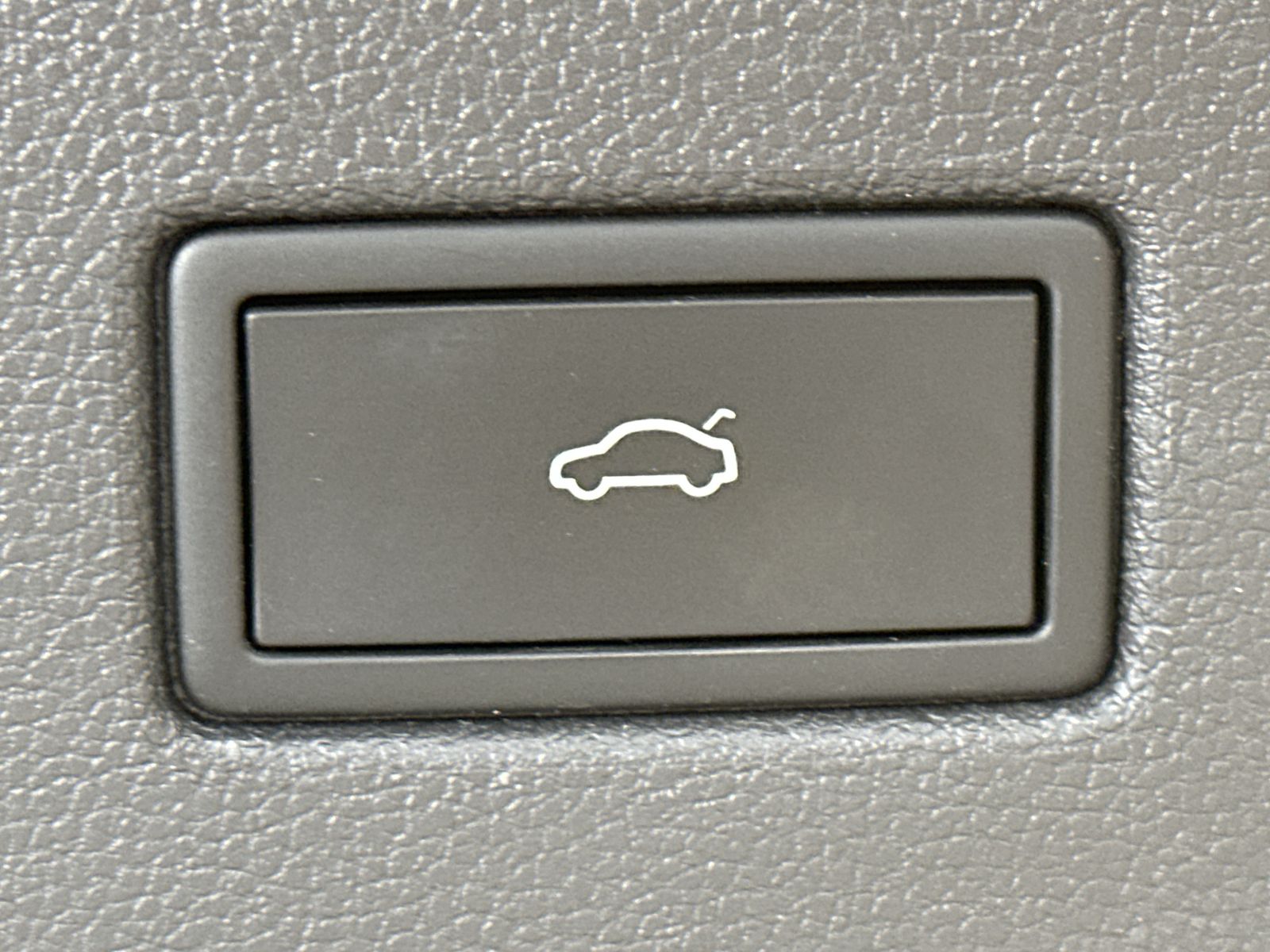 Fahrzeugabbildung Volkswagen Tiguan 2.0 TDI DSG Life NAV+MATRIX+ACC+AHK+KAM