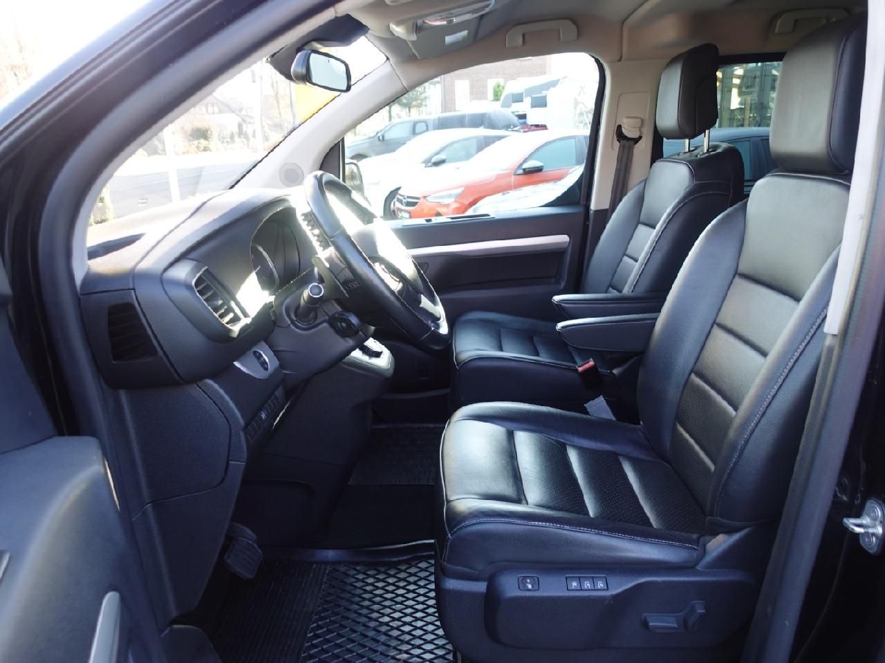 Fahrzeugabbildung Opel Zafira Life 2,0 7-Sitzer M Automatik