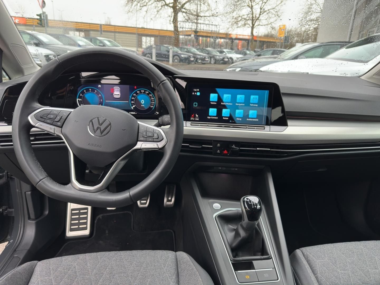 Fahrzeugabbildung Volkswagen Golf MOVE VIII 1.0 TSI Move ,RFK, GJR,SH, Climat