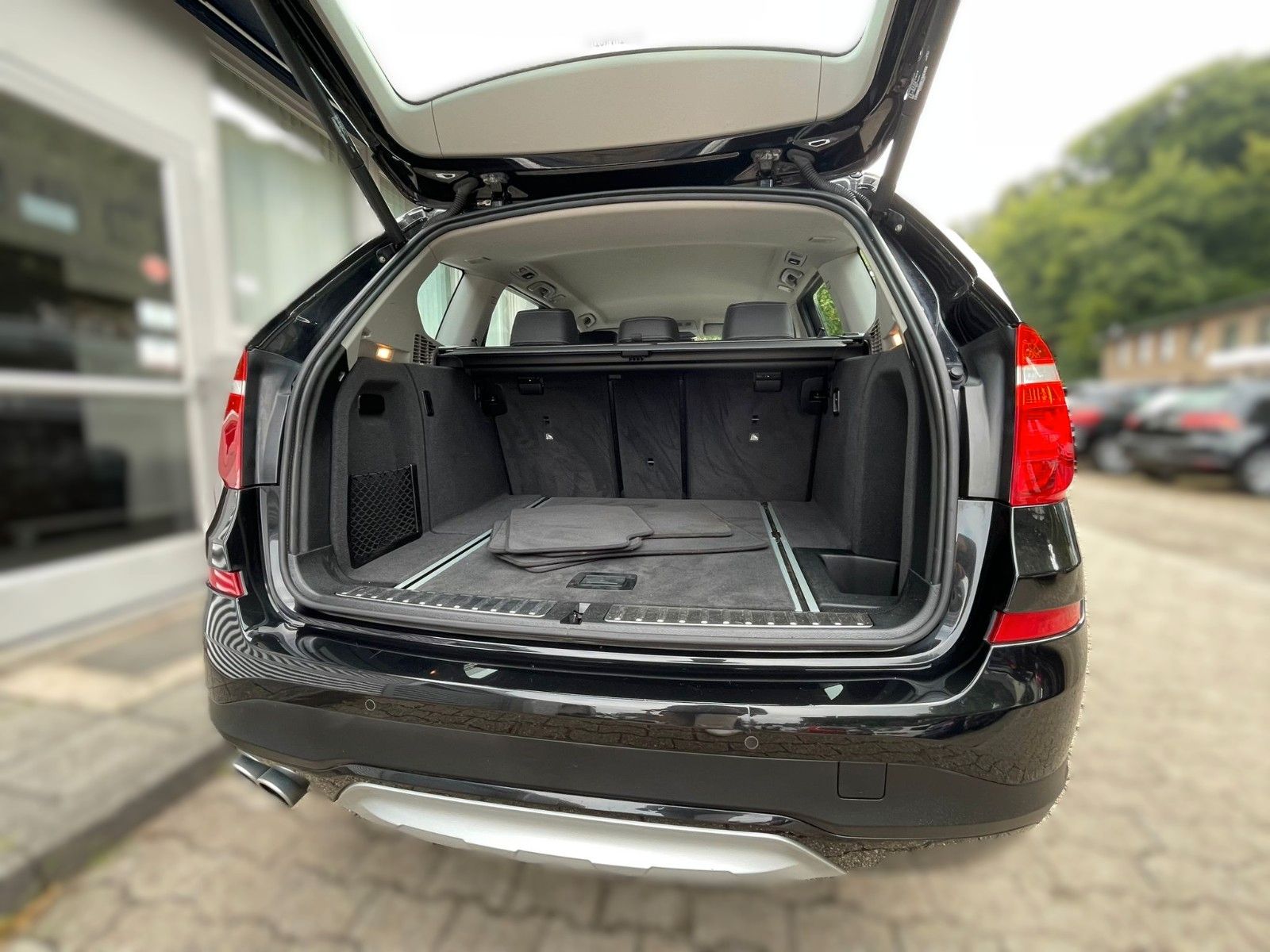 Fahrzeugabbildung BMW X3 xDrive 30d xLine SAG LEDER NAVI LED 360° 1.Hd