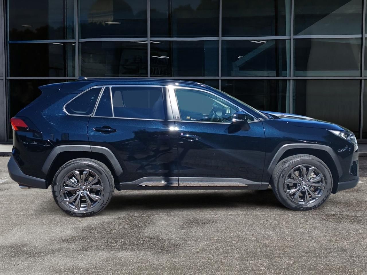 Fahrzeugabbildung Toyota RAV4 Hybrid 4x4 Team Deutschland