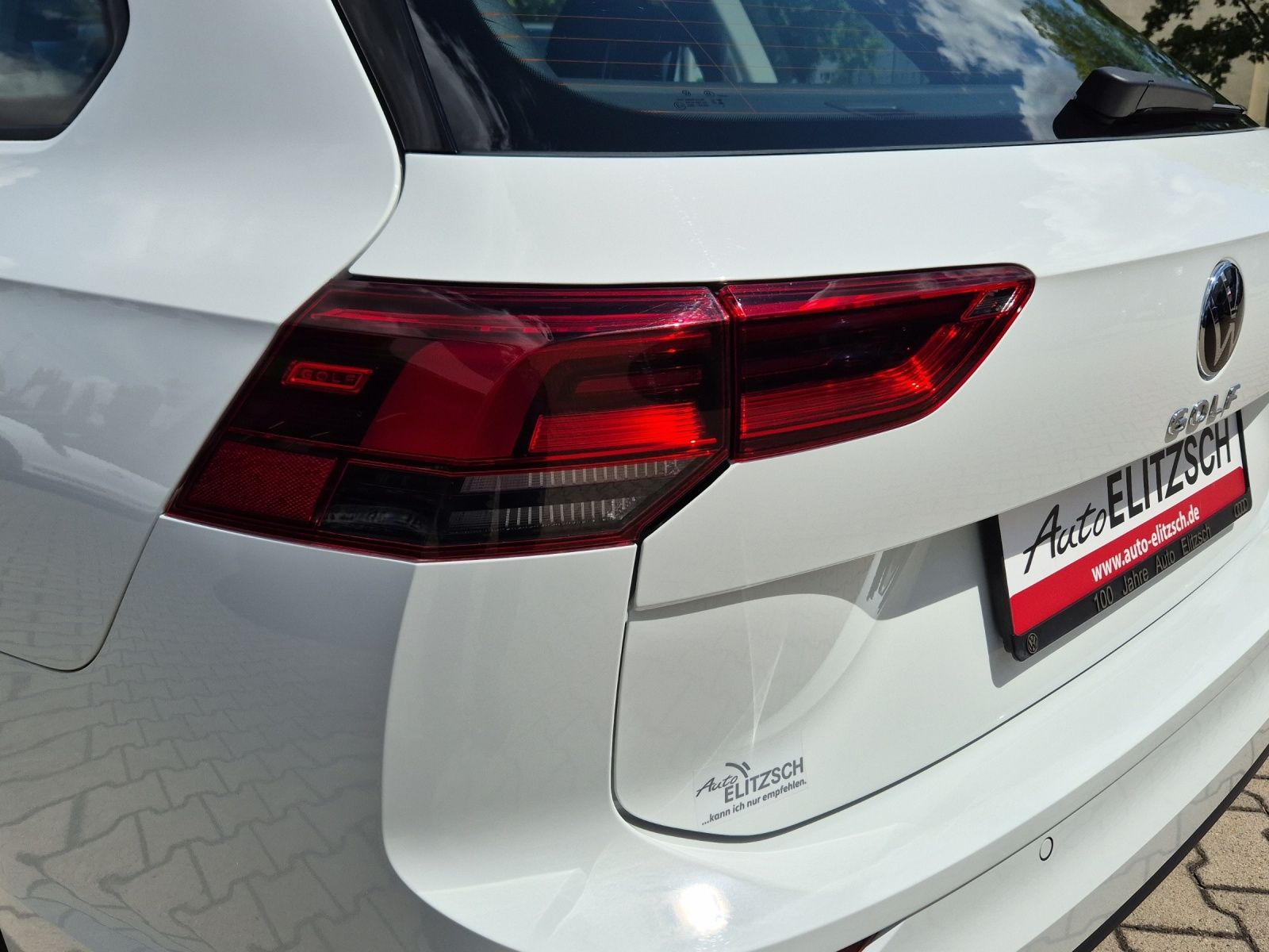 Fahrzeugabbildung Volkswagen Golf VIII Variant Life LED GRA SHZ LANE ASSIST
