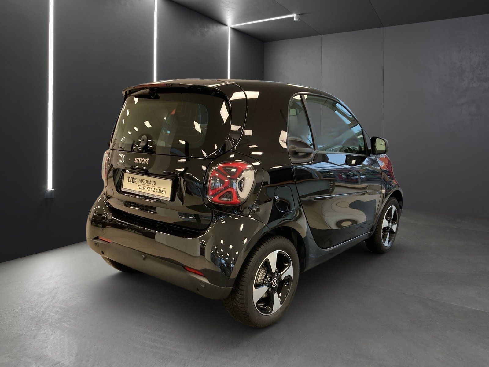 Fahrzeugabbildung Smart smart EQ fortwo Exclusive*Kamera*Media*LED*22kW*