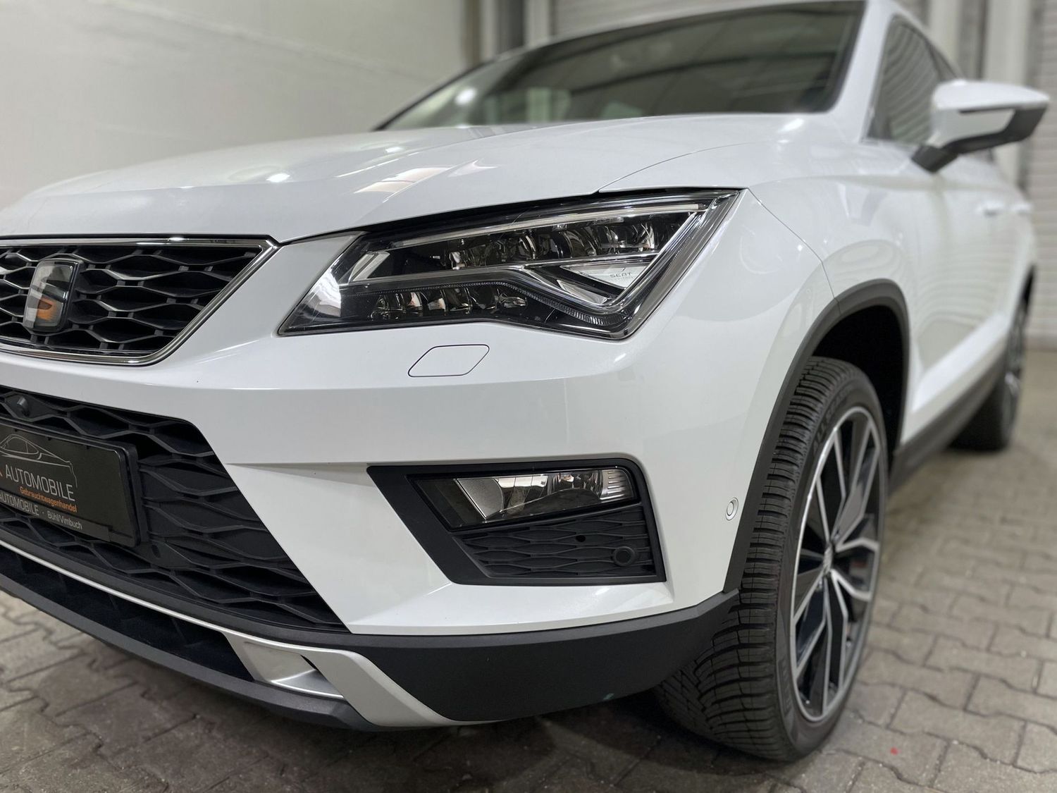 Fahrzeugabbildung SEAT Ateca Xcellence#LED#ACC#360°#Pano#Alcant.#Keyles