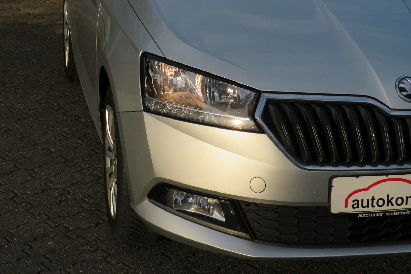 Fahrzeugabbildung SKODA Fabia Combi Ambition KLIMA SITZH. GRA PDC APP-C.