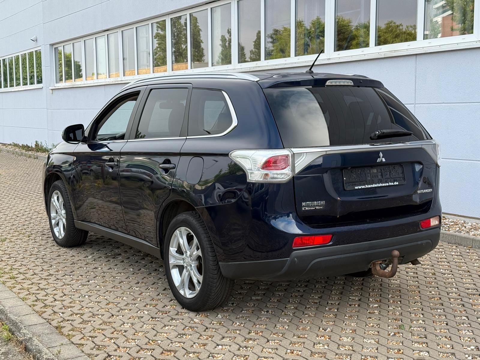 Mitsubishi Outlander ClearTec Invite 2WD 7-SITZER/LEDER