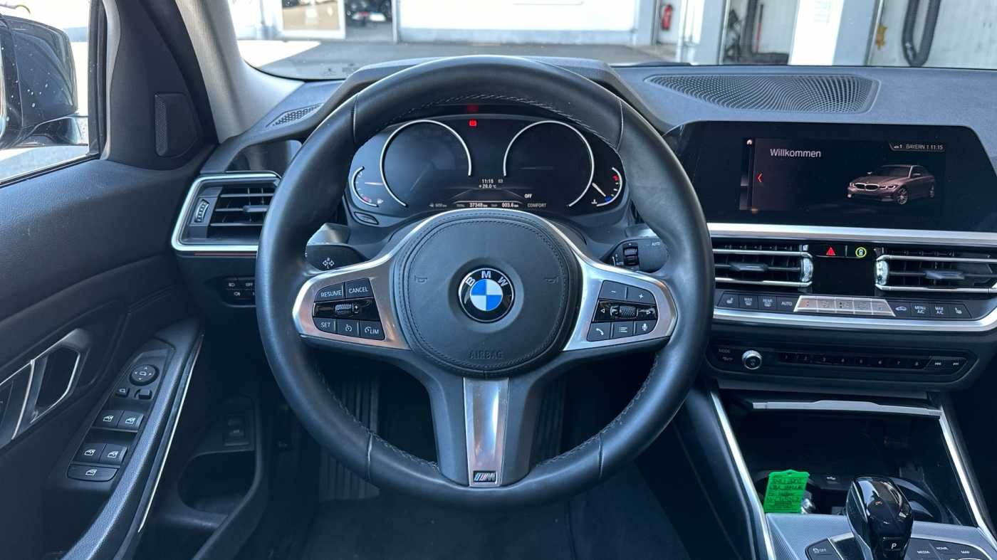 Fahrzeugabbildung BMW 320i Aut. Sport Line