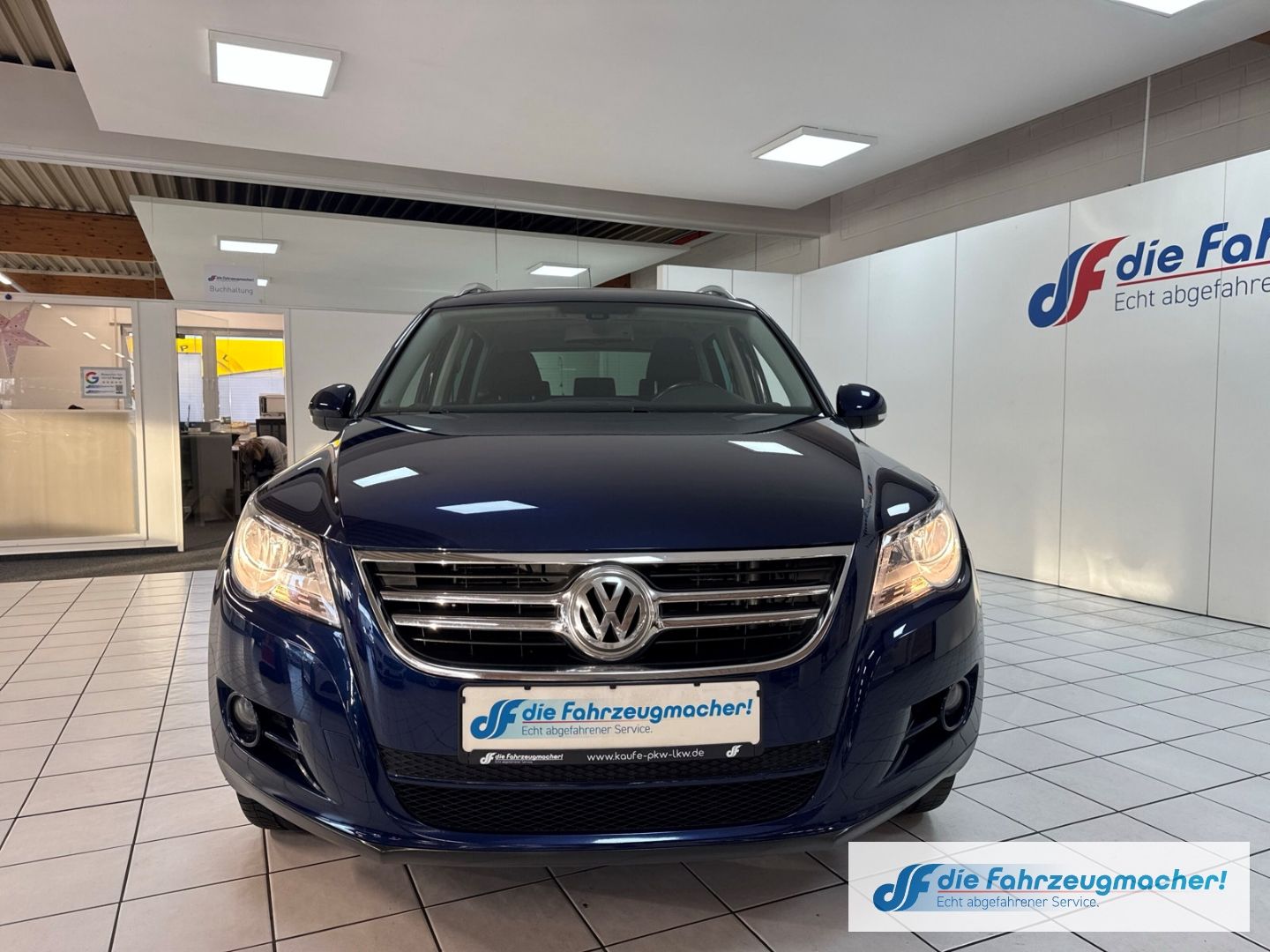 Fahrzeugabbildung Volkswagen Tiguan Sport & Style 4Motion El. Panodach Mehrz