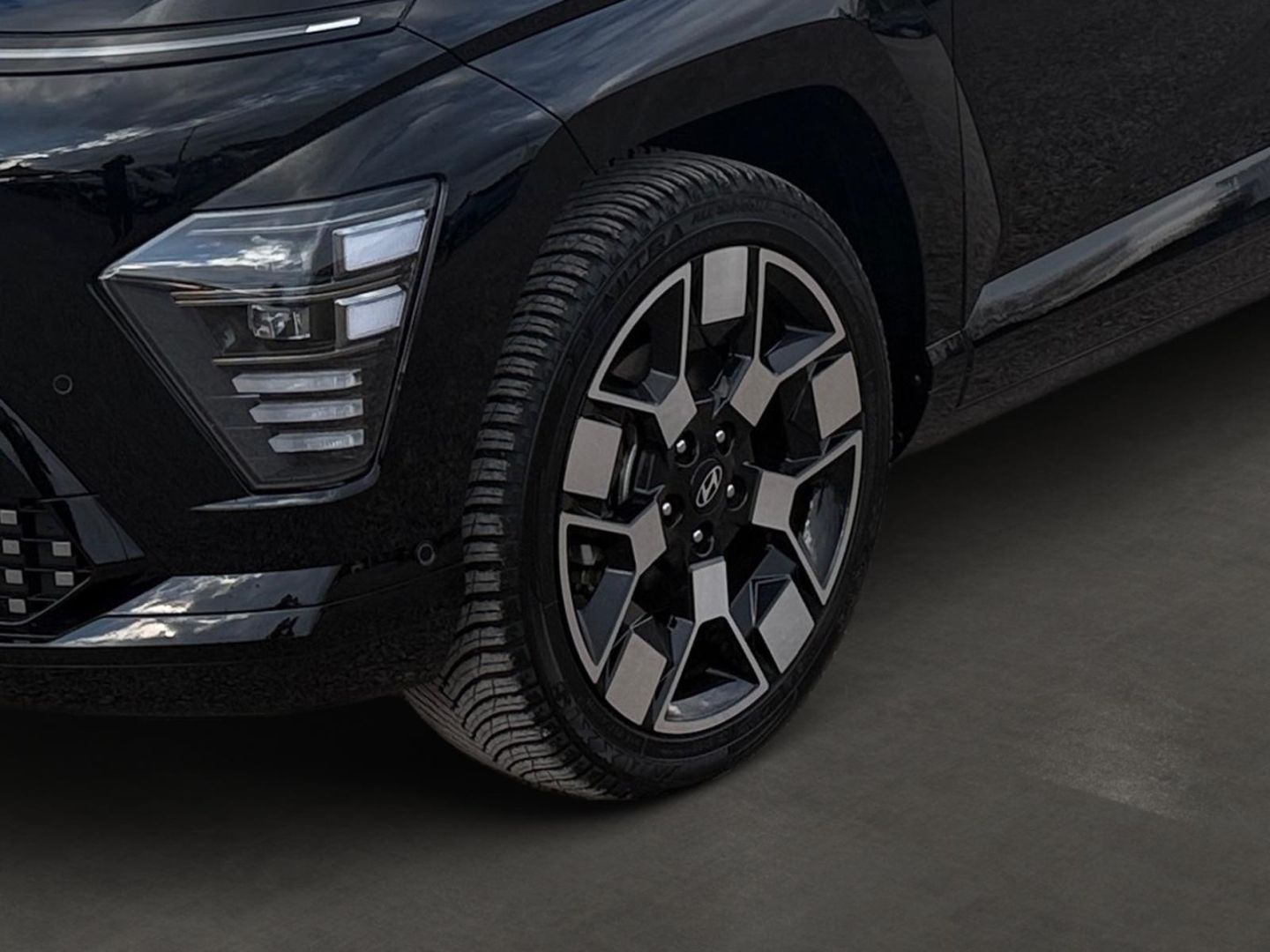 Fahrzeugabbildung Hyundai KONA Elektro PRIME 65,4kWh SITZ-P+ALLWETTER+360°