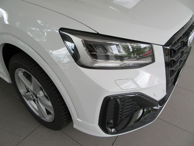 Q2 S-Line 35 TFSI NAV KAM KLI SHZ LED