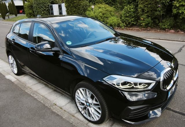 BMW 118i Advantage, LED, Live Cockpit Plus