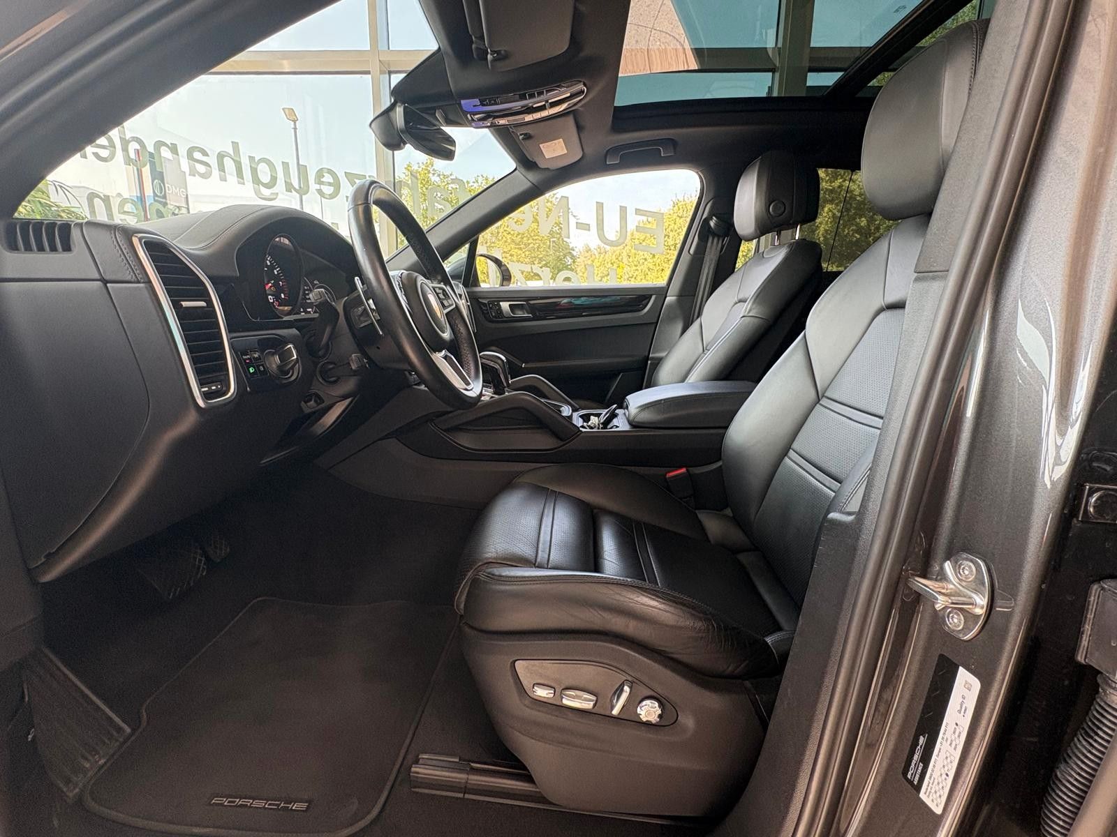 Fahrzeugabbildung Porsche Cayenne, pano, luft volleder ahk,21 zoll, stdhz