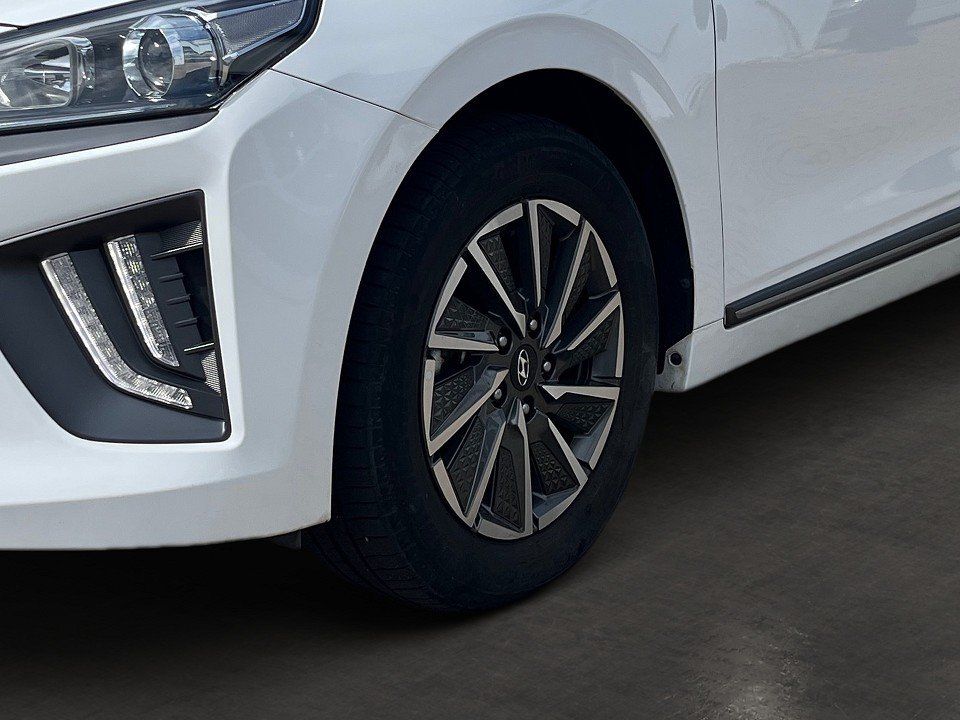 Fahrzeugabbildung Hyundai IONIQ Facelift Elektro TREND-Paket