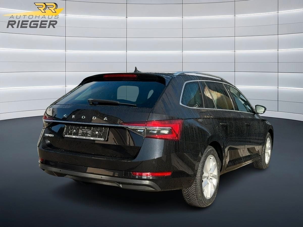 Fahrzeugabbildung SKODA Superb Combi Style