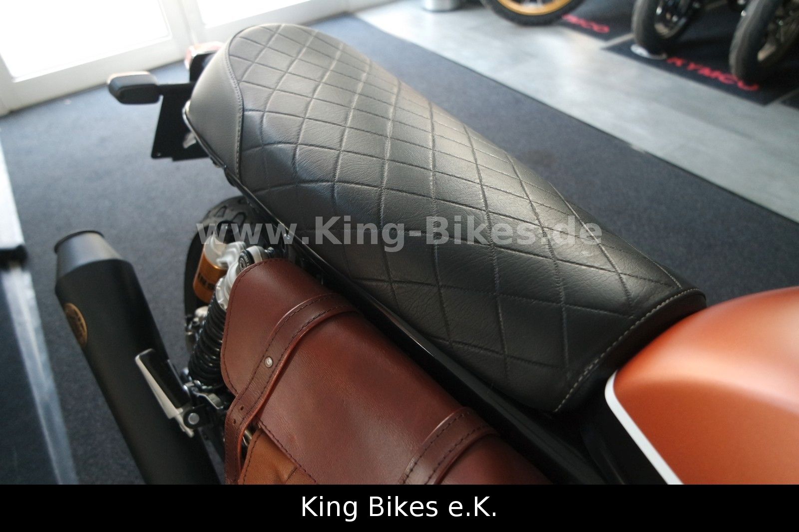 Fahrzeugabbildung Royal Enfield Interceptor 650 - Öhlins - Zard Auspuff - TOP -