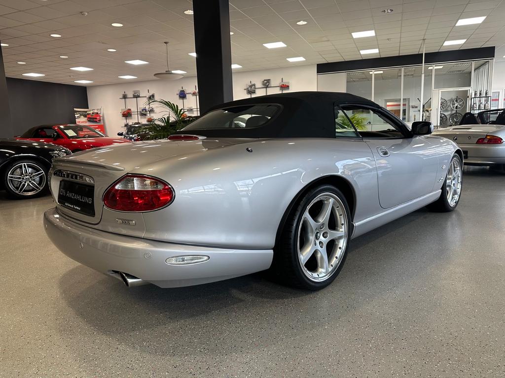 Jaguar XK8