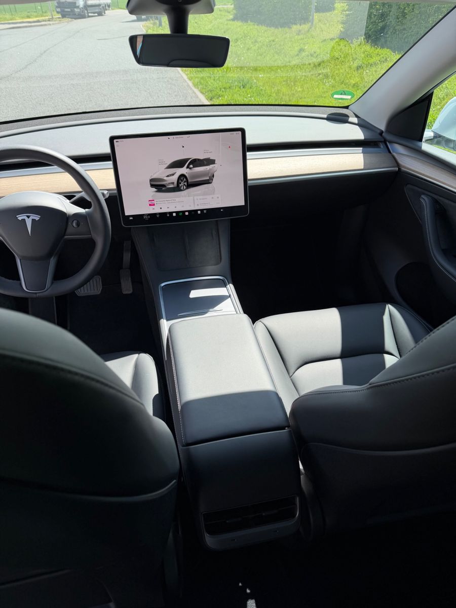 Tesla Model Y Hinterradantrieb RWD RWD foto 3