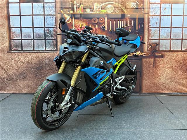 BMW S 1000 R Vorführmotorrad frei ab 10.05.2