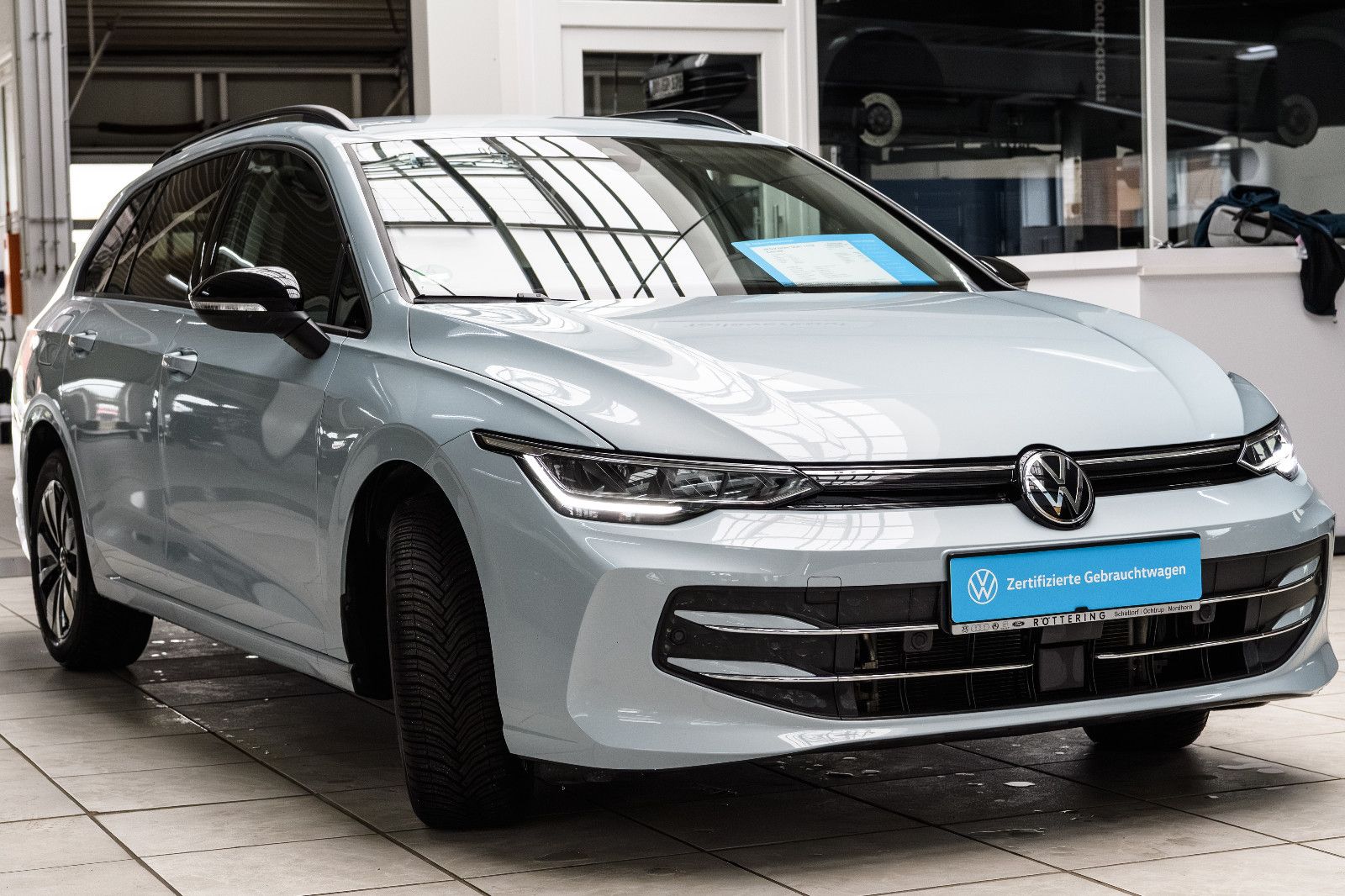 Fahrzeugabbildung Volkswagen Golf VIII Variant Goal 1.5 eTSI DSG LED+KAM+APP