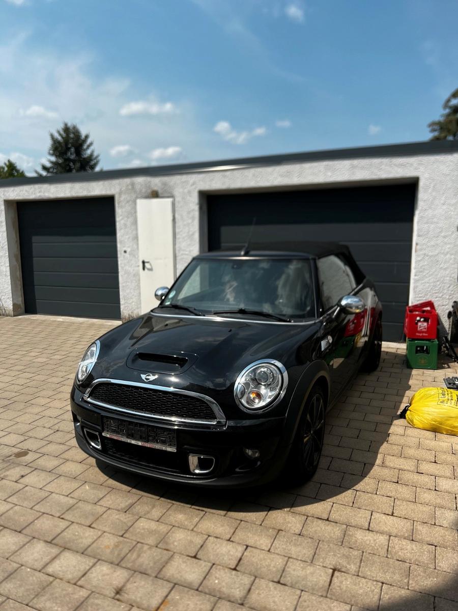 MINI Cooper S Cabrio 184PS | Midnight Black Metallic 