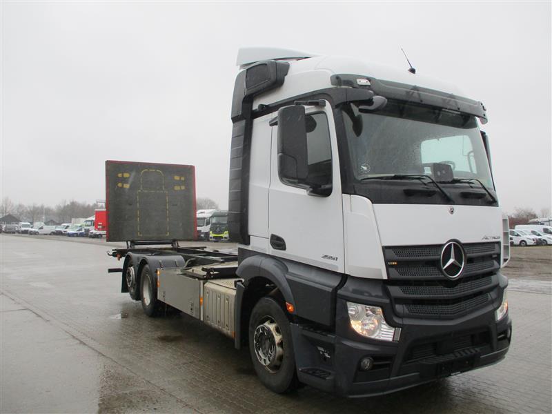 Mercedes-Benz MERCEDES-BENZ Actros 2551 6x2/4