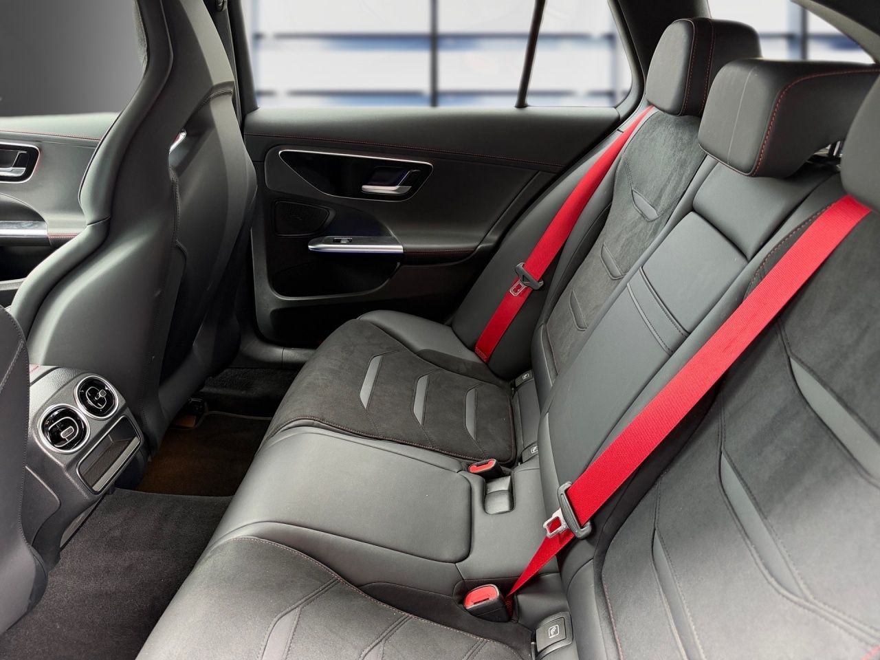 Fahrzeugabbildung Mercedes-Benz C 43 AMG 4M T NIGHT+PANO+AHK+PERF.-SITZE+MATT++