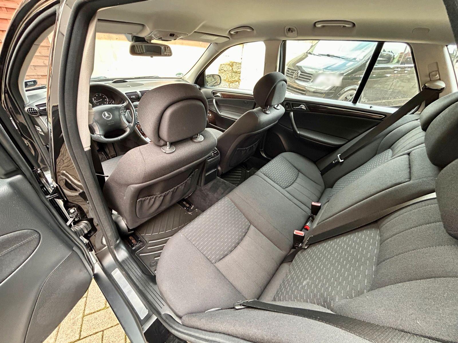 Mercedes-Benz C180 2006 — photo 11