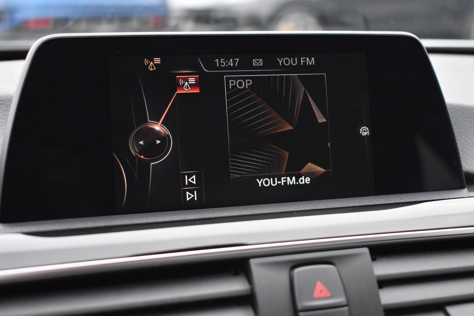 Fahrzeugabbildung BMW 320 i Limo. Sport Line