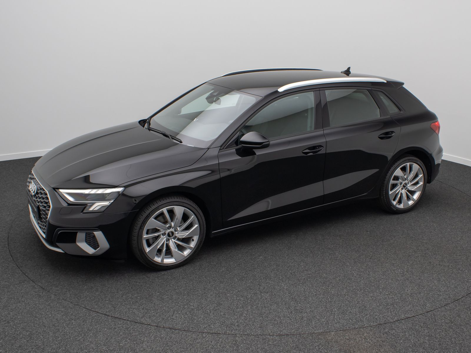 Fahrzeugabbildung Audi A3 35 TFSI Sportback LED PDC Sound Tempomat AHK