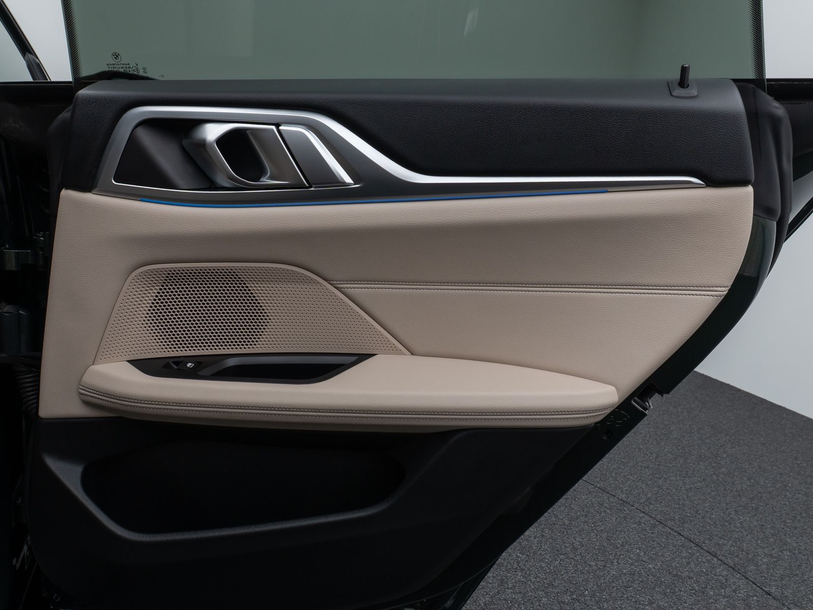 Fahrzeugabbildung BMW M440i xD GC Glasdach Laser 360°HUD DAB HiFi ACC