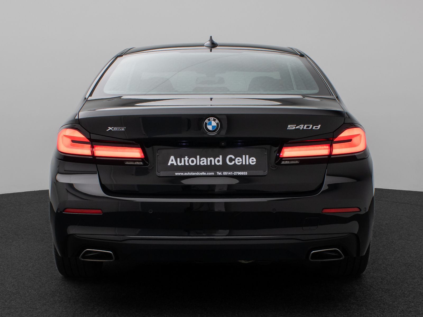Fahrzeugabbildung BMW 540d xD Kamera Glasdach Laser HUD DAB H/K AHK
