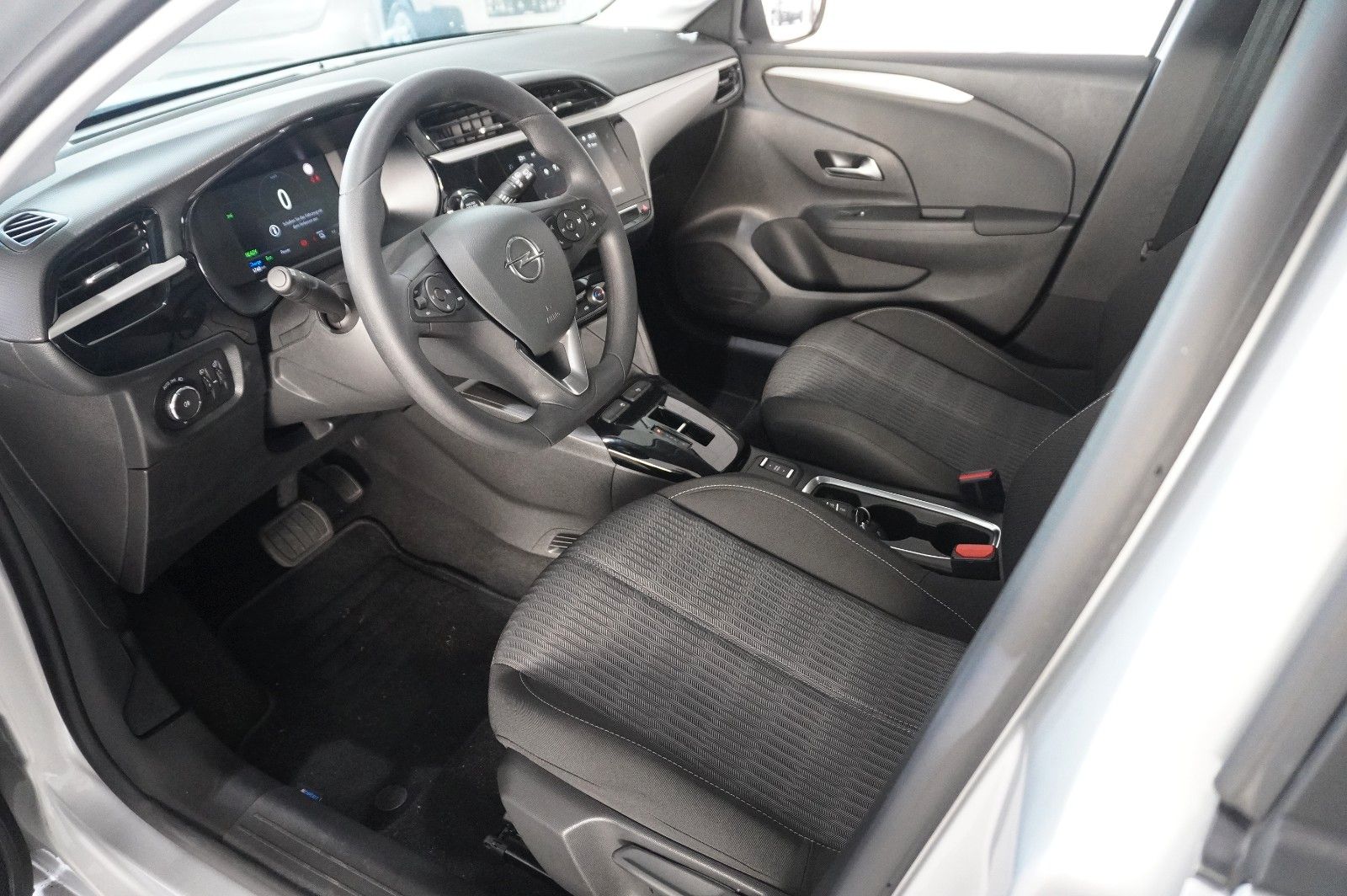 Fahrzeugabbildung Opel Corsa-e F EDITION 7KW NAVI/VIRT/SHZ/DAB/WÄRMEP.