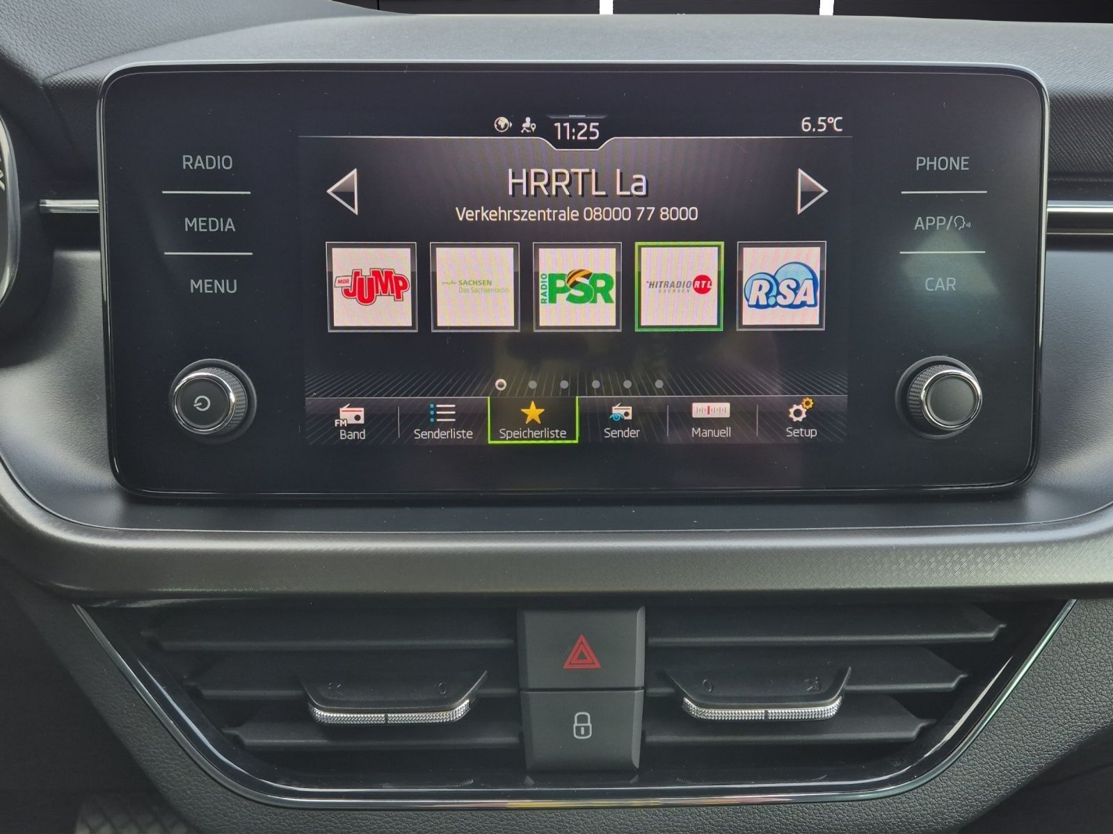 Fahrzeugabbildung SKODA Kamiq TSI Clever DSG LED ACC RFK SH 17"