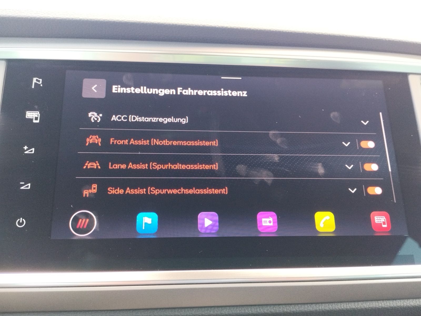 Fahrzeugabbildung SEAT Ateca TSI Xperience DSG 4Drive LED Navi AID ACC