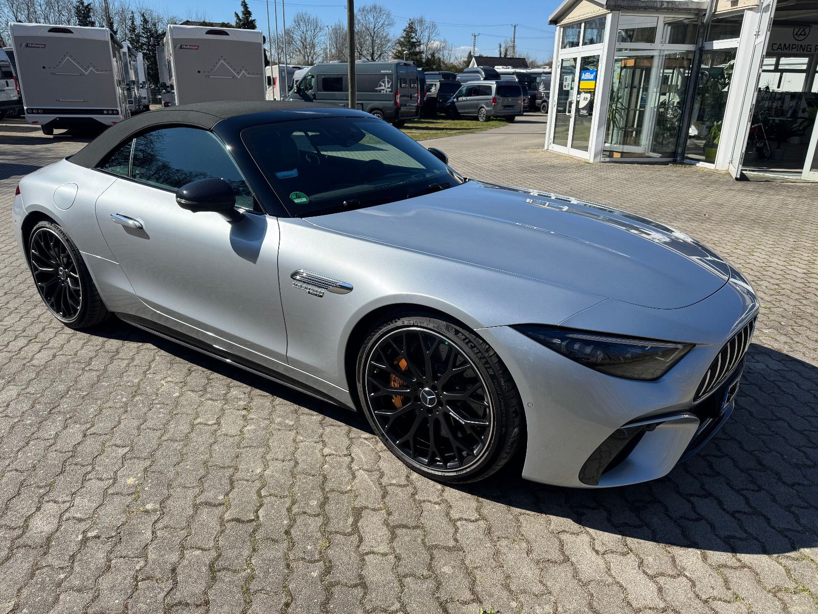 Fahrzeugabbildung Mercedes-Benz SL 63 AMG - Liftachse - Listenpreis ca.230.000 €