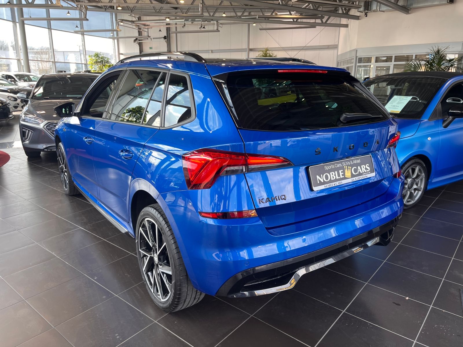Fahrzeugabbildung SKODA Kamiq Monte Carlo AHK PANO ACC LED