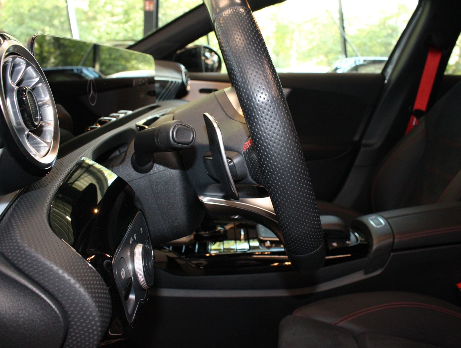 Fahrzeugabbildung Mercedes-Benz A 35 AMG Limo*Pano*Kamera*2.Hand