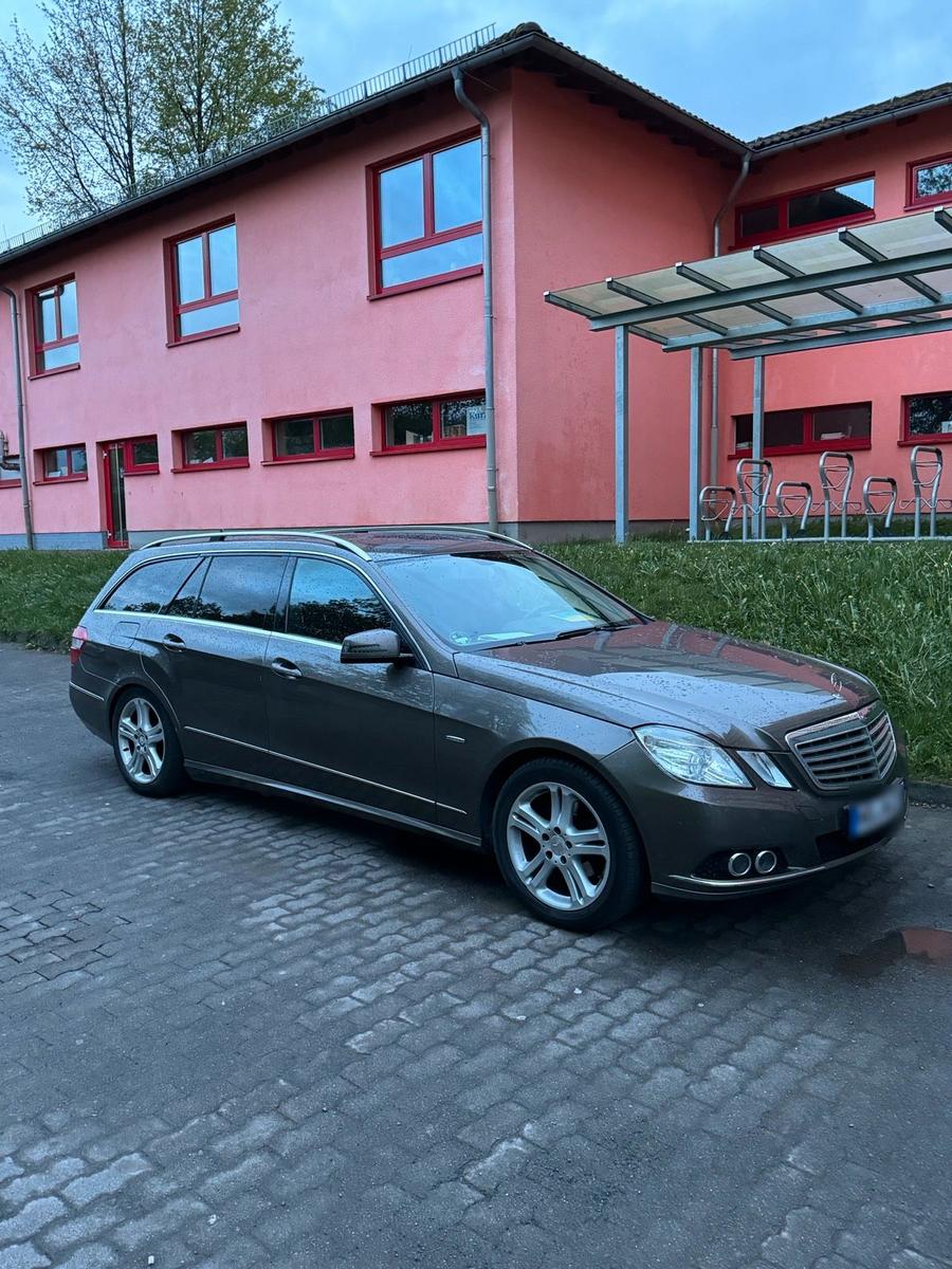 Mercedes-Benz E 220