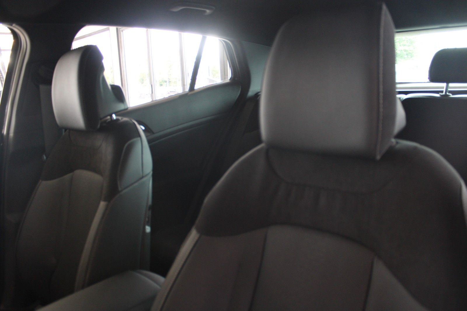 Fahrzeugabbildung Kia Sportage 1.6 T-GDI DCT Automatik Black Edition