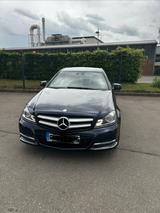 Mercedes-Benz C220 Coupé  - Mercedes-Benz 220: Coupe