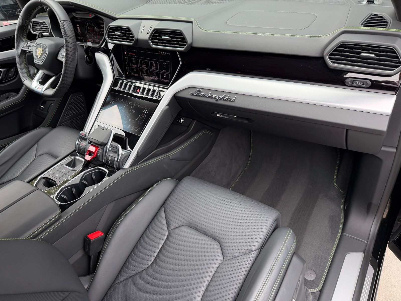 LAMBORGHINI Urus Urus 4.0 V8 Autom. MwSt/23-Zoll/B&amp;O/360°/PANO – Ansicht 29