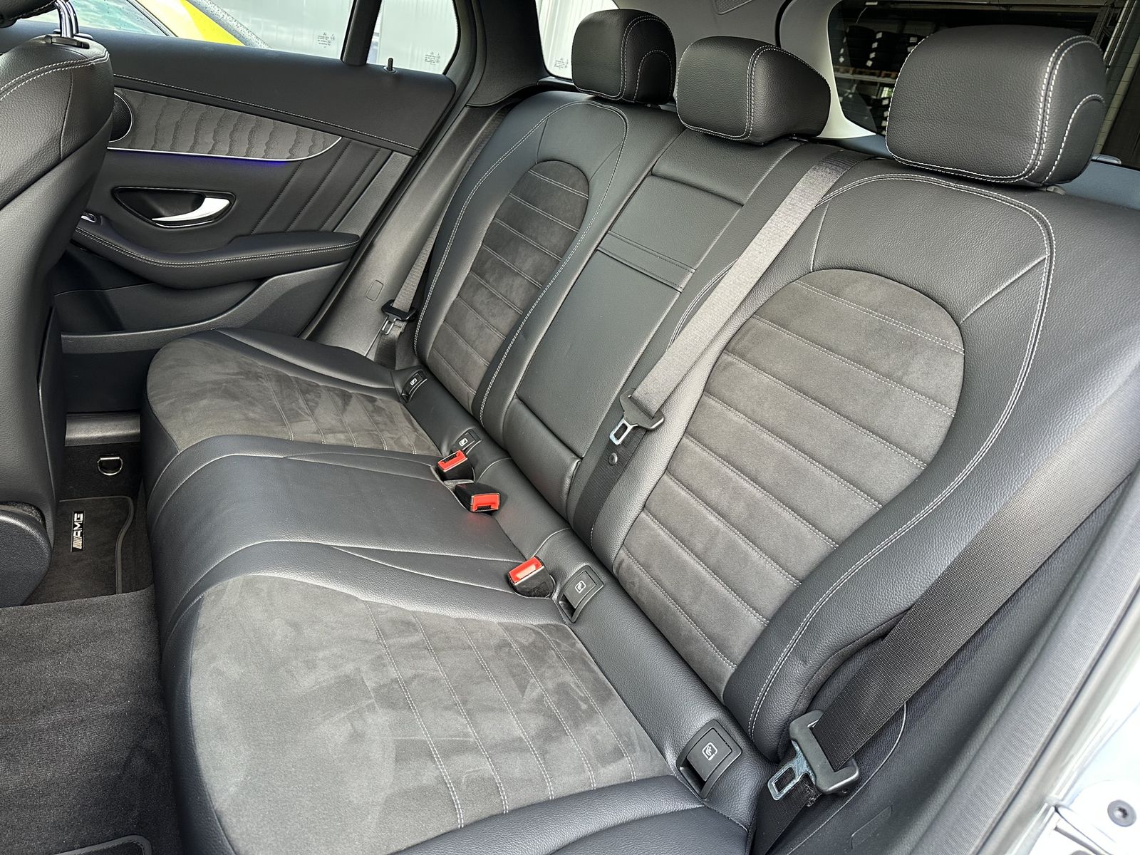 Fahrzeugabbildung Mercedes-Benz GLC 300de 4Matic AMG-Line NAV+LED+ACC+KAM+19ZOLL