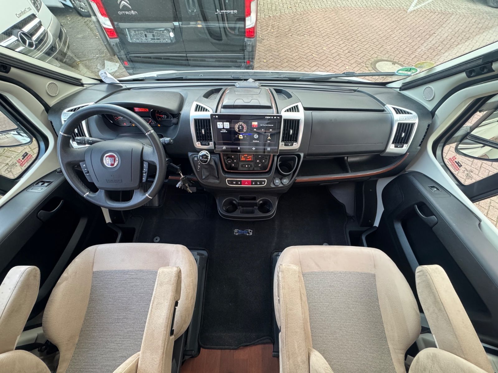 Fahrzeugabbildung Carthago CHIC C-LINE T 4.9 LE 9GT AUTOMATIK DUCATO MAXI