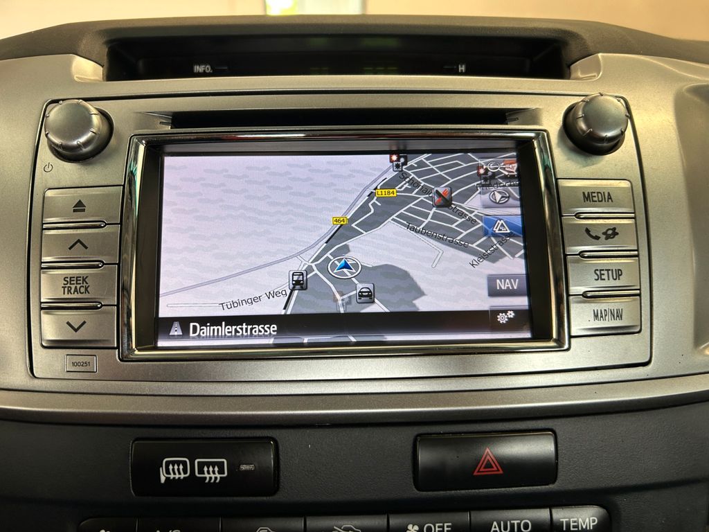 Toyota Hilux Double Cab 3.0 d 4x4 *AHK*DACHTRÄGER*NAVI*