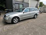 Mercedes-Benz Mercedes E320 T CDI - Mercedes-Benz E 320 in Duisburg