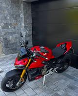 Ducati Streetfighter V4S - DUCATI ST4