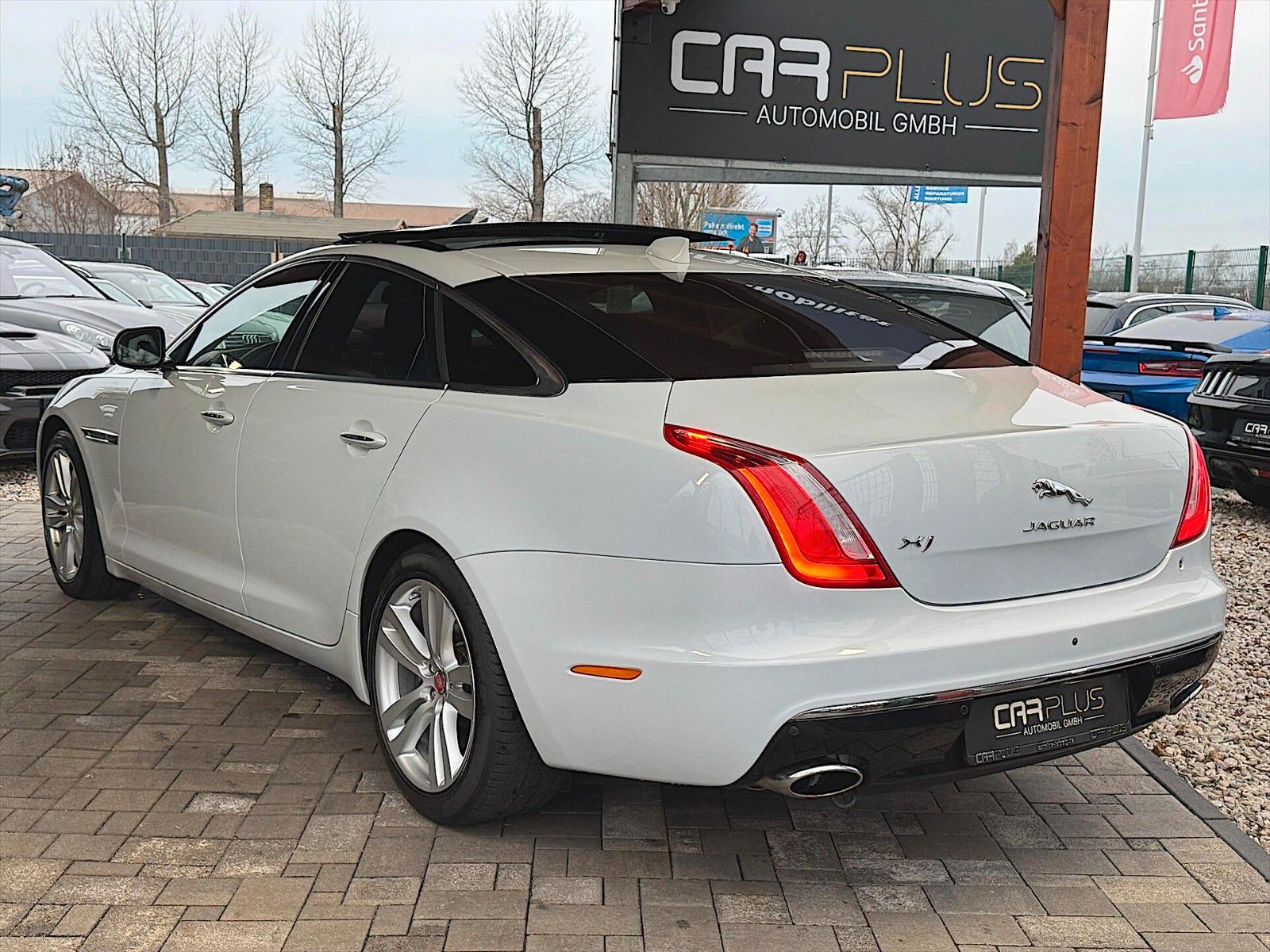 Fahrzeugabbildung Jaguar XJ 3.0 V6 Premium Luxury *Panorama*LED*ACC*