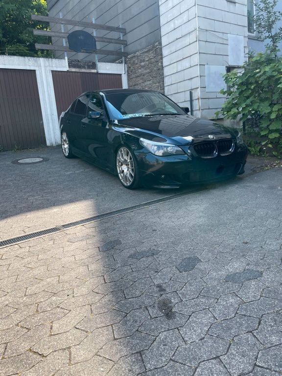 Image of BMW 530
