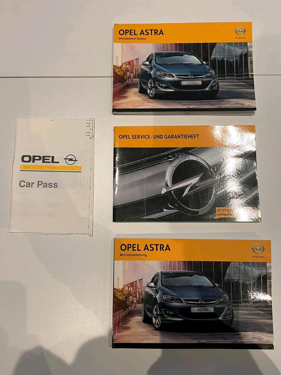 Opel Astra 2014 — photo 13