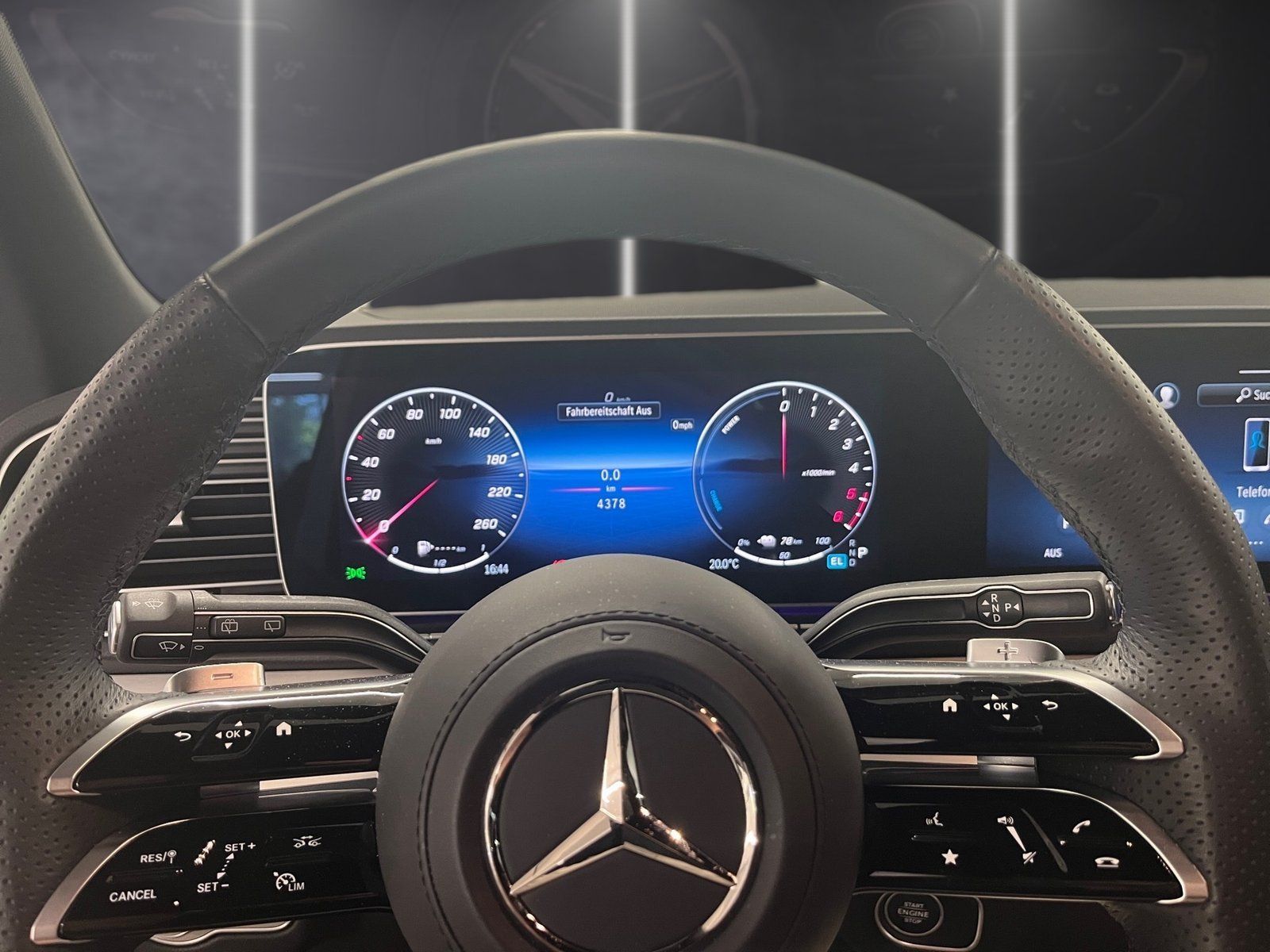 Fahrzeugabbildung Mercedes-Benz GLE 350 de 4M AMG*Distroni*360*Airmatic*AHK*Pano